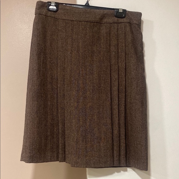 Banana Republic Dresses & Skirts - Classic Brown Pleated Skirt